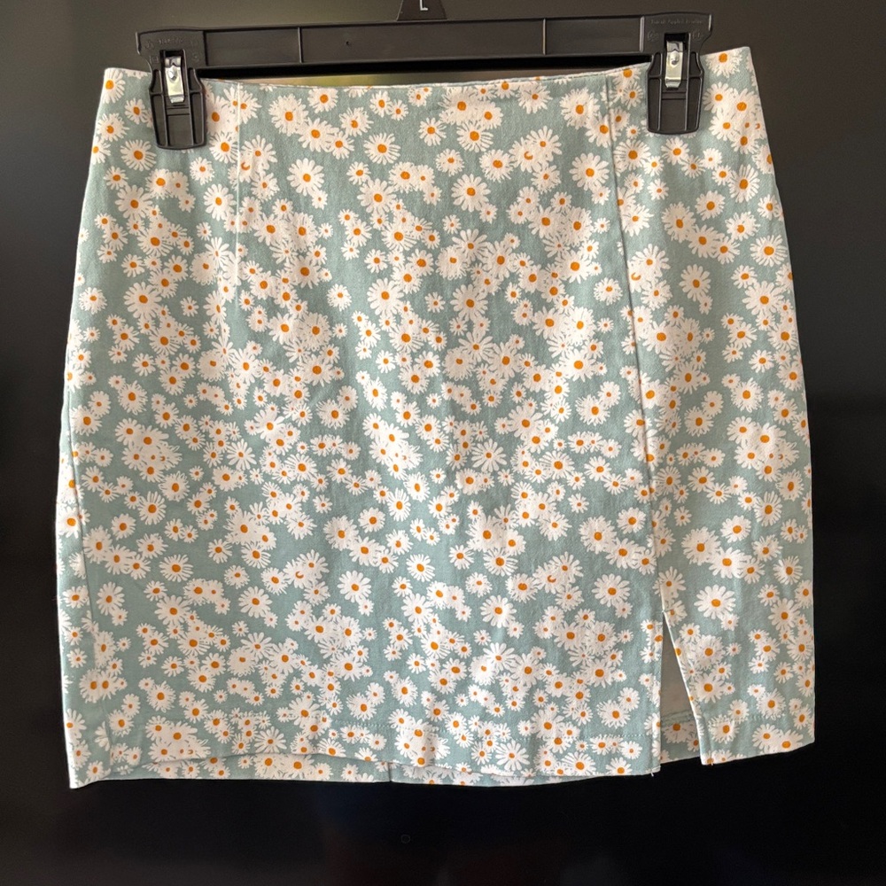 Daisy Print Light Blue Skirt